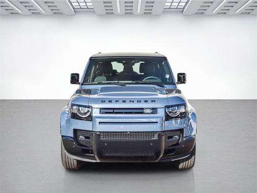 2025 Land Rover Defender X-Dynamic SE