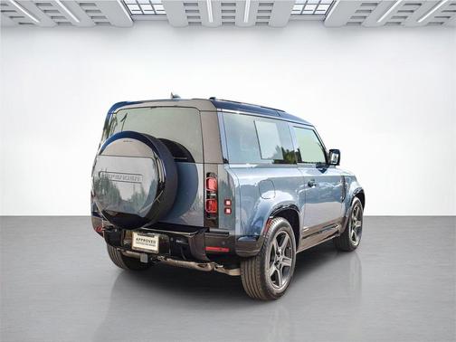 2025 Land Rover Defender X-Dynamic SE