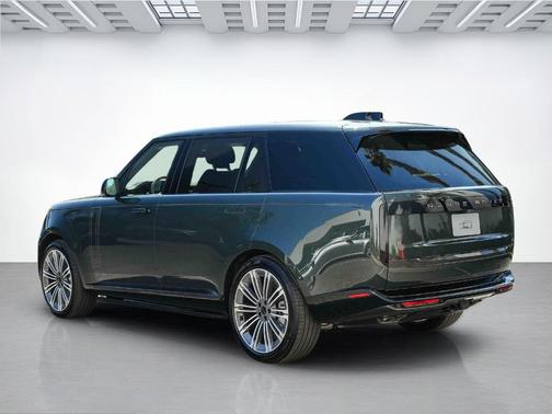 Belgravia Green 2026 Land Rover Range Rover P530 SE 7 Seat
