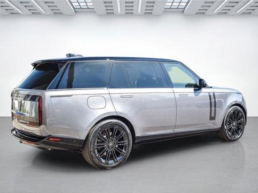 2025 Land Rover Range Rover P530 SE 7 Seat