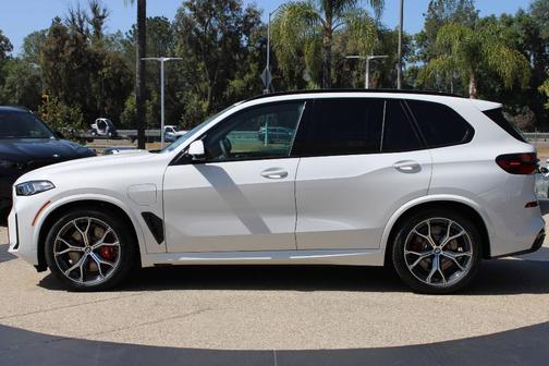 Alpine White 2026 BMW X5 PHEV xDrive50e