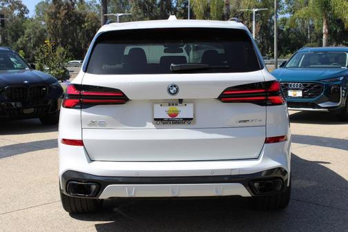 Alpine White 2026 BMW X5 PHEV xDrive50e
