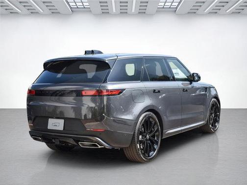 2025 Land Rover Range Rover Sport P360 SE