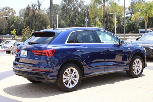 Navarra Blue Metallic 2025 Audi Q3 45 S line Premium