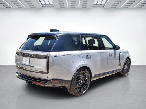 2025 Land Rover Range Rover P530 SE 7 Seat