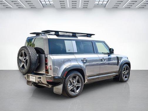 2022 Land Rover Defender 110 X-Dynamic SE