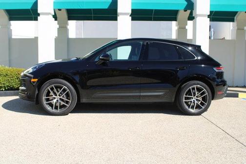 2025 Porsche Macan Base
