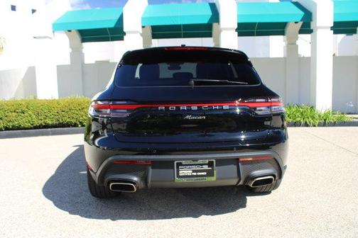 2025 Porsche Macan Base