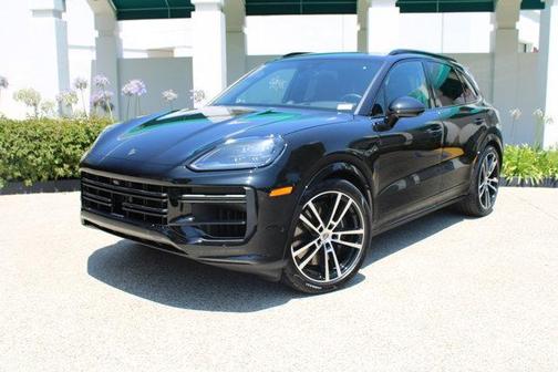 2025 Porsche Cayenne Turbo E-Hybrid