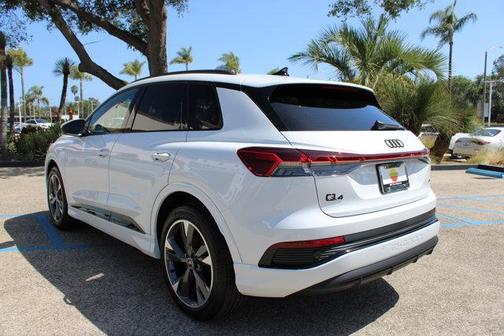 2025 Audi Q4 e-tron 55 quattro Premium