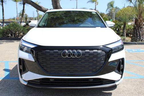 2025 Audi Q4 e-tron 55 quattro Premium