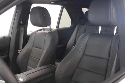Obsidian Black Metallic 2026 Mercedes-Benz GLE 350 Base 4MATIC