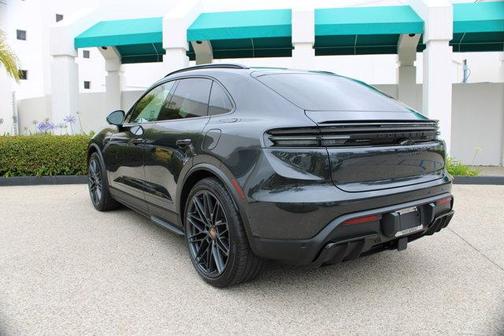 Volcano Grey Metallic 2026 Porsche Macan GTS