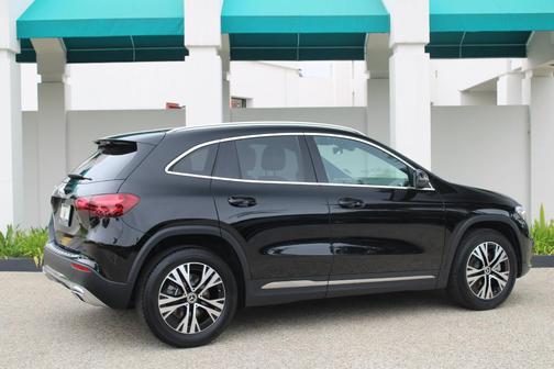 Midnight Black 2026 Mercedes-Benz GLA 250 Base
