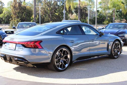 Kemora Gray Metallic 2026 Audi RS e-tron GT performance