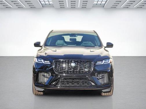 2025 Jaguar F-PACE SVR 575 Edition