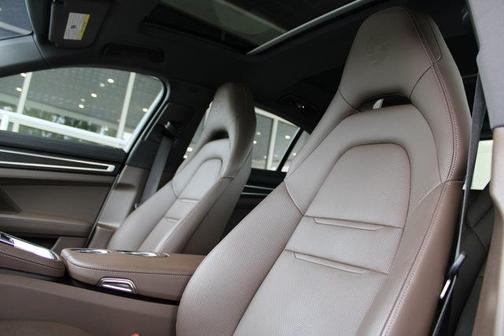 2023 Porsche Panamera Platinum Edition