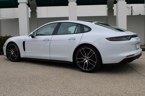 2023 Porsche Panamera Platinum Edition