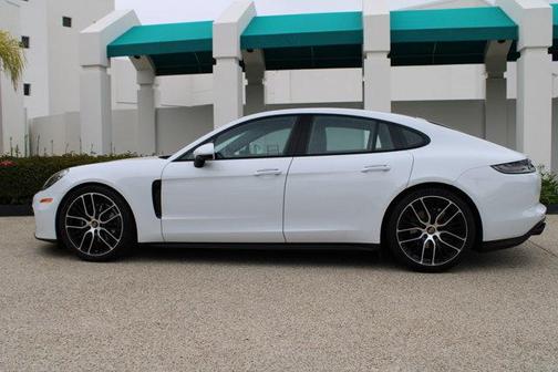 2023 Porsche Panamera Platinum Edition