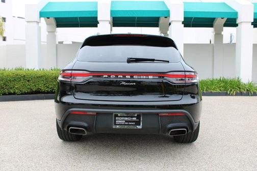 2026 Porsche Macan Base