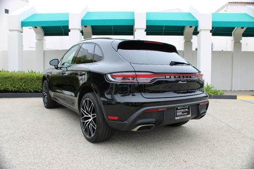 2026 Porsche Macan Base