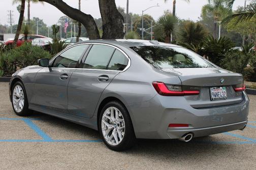 Skyscraper Gray Metallic 2025 BMW 330 i