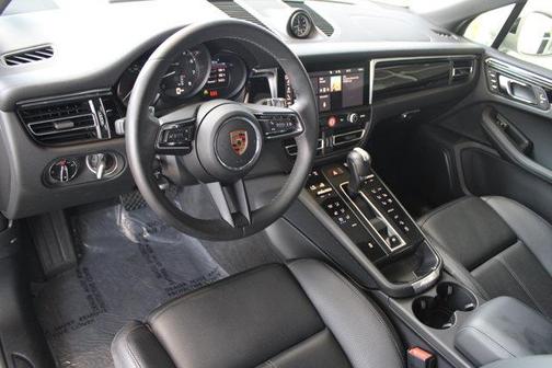 2025 Porsche Macan T