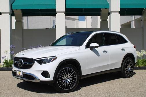 MANUFAKTUR Moonlight White Metallic 2026 Mercedes-Benz GLC 300 Base