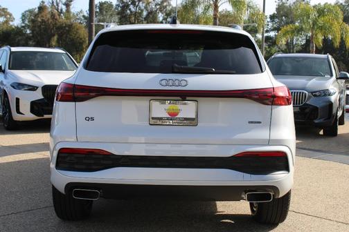 Glacier White 2026 Audi Q5 PLUS