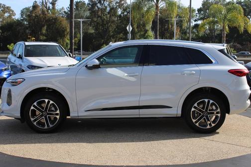 Glacier White 2026 Audi Q5 PLUS