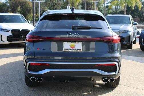 Tambora Flame 2026 Audi SQ5 3.0T Premium Plus
