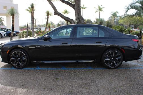 2023 BMW 760 760i xDrive