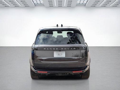 2025 Land Rover Range Rover P530 SE 7 Seat