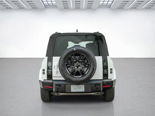 Fuji White 2026 Land Rover Defender P400 X-Dynamic SE