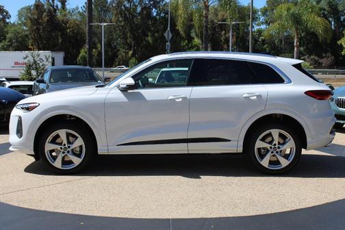 White Metallic 2026 Audi Q5 PLUS