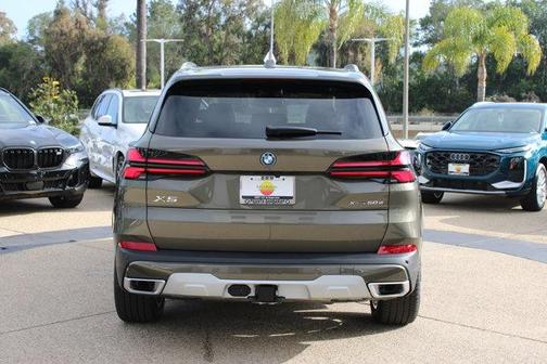 Manhattan Green Metallic 2026 BMW X5 PHEV xDrive50e