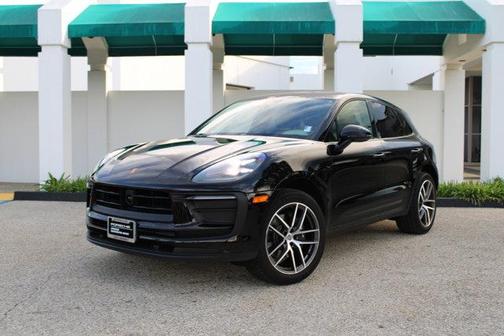 2025 Porsche Macan Base