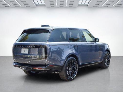 2025 Land Rover Range Rover P400 SE