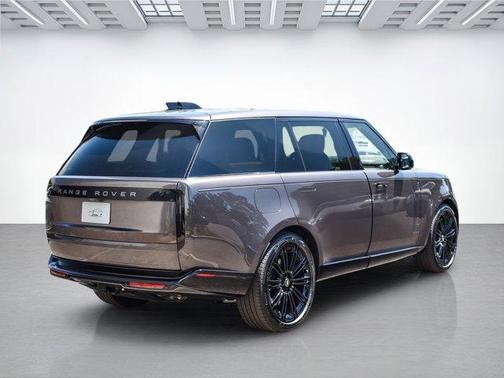 2025 Land Rover Range Rover P530 SE 7 Seat