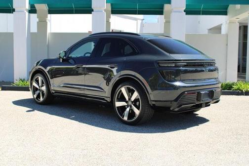 2025 Porsche Macan Electric Turbo