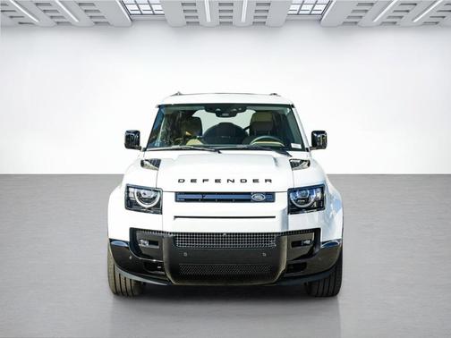 Fuji White 2026 Land Rover Defender P400 X-Dynamic SE