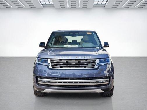 2025 Land Rover Range Rover P550e SE