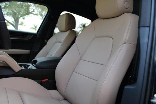 2026 Porsche Cayenne E-Hybrid