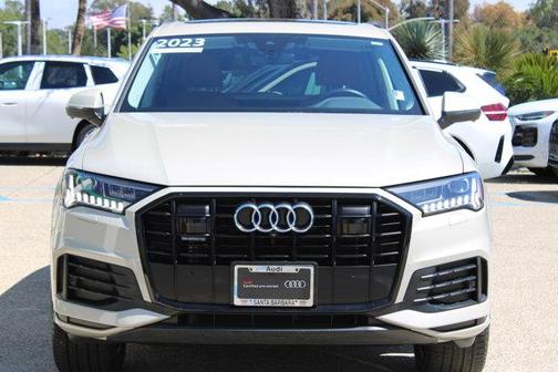 2023 Audi Q7 45 Premium Plus
