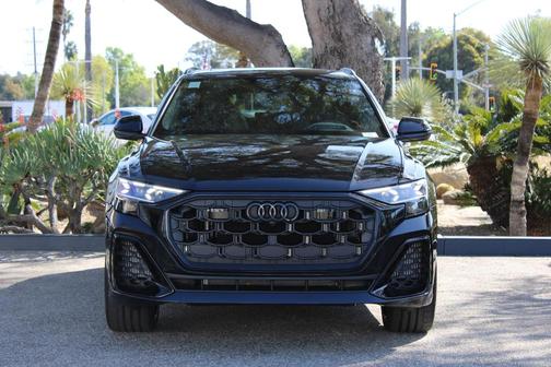 Mythos Black Metallic 2026 Audi SQ8 4.0T quattro PREMIUM PLUS