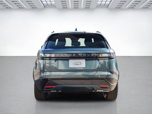 2026 Land Rover Range Rover Velar P250 Dynamic SE