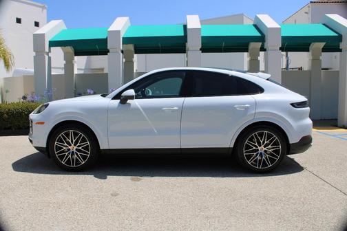 Carrara White Metallic 2026 Porsche Cayenne AWD
