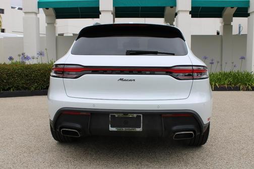 Carrara White Metallic 2026 Porsche Macan Base