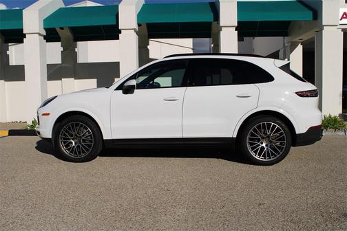 2023 Porsche Cayenne S Platinum Edition