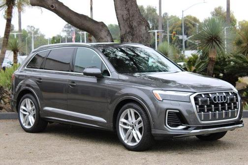 2025 Audi Q7 Premium Plus